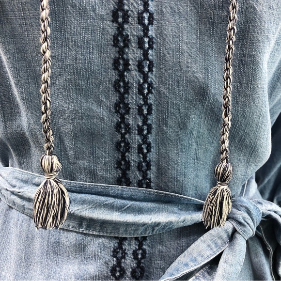 GAP Denim-like Tie Waist Embroidered Dress Size XS Petite - Picture 7 of 8